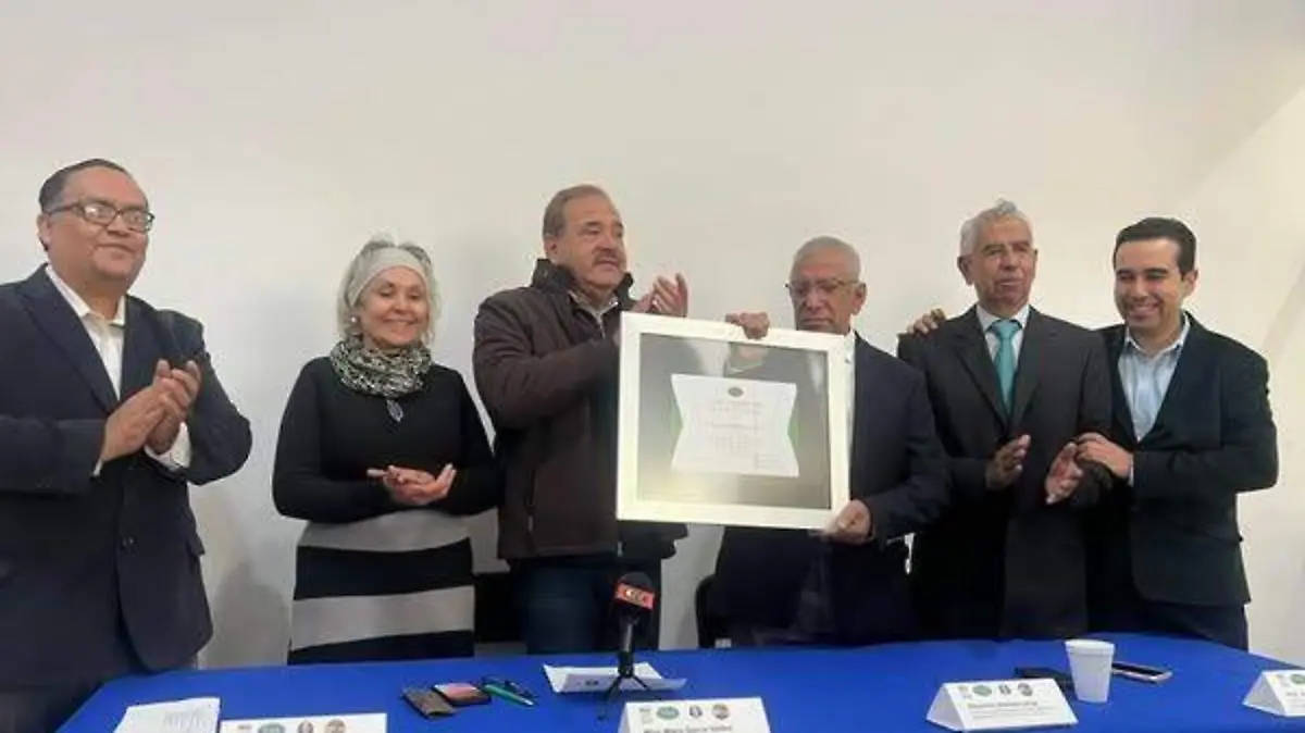 reconocimiento para Alejandro Jiménez Landa